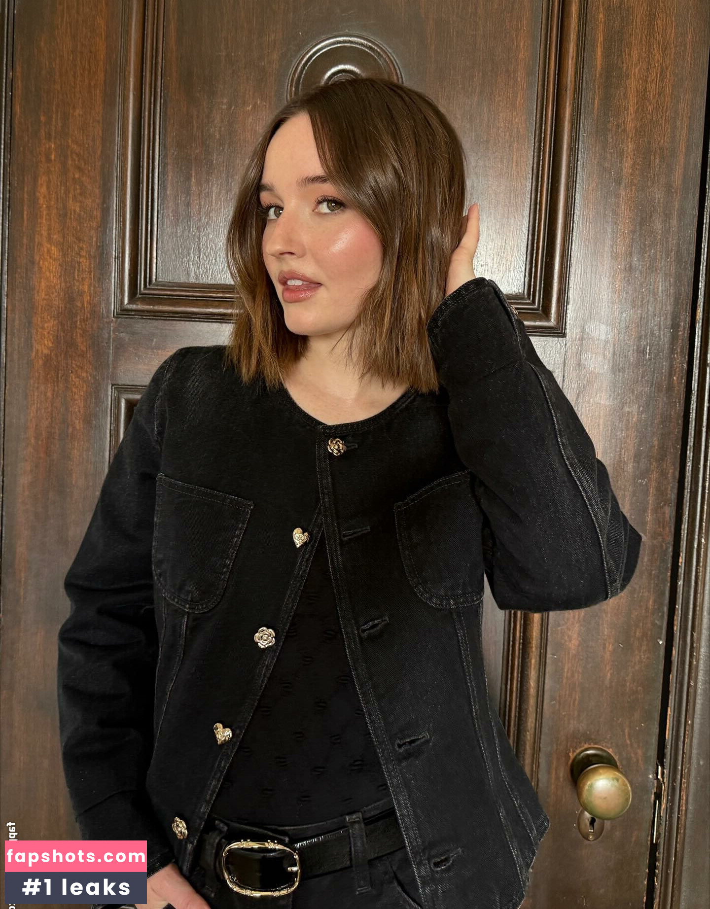 Kaitlyn Dever gallery photo #9