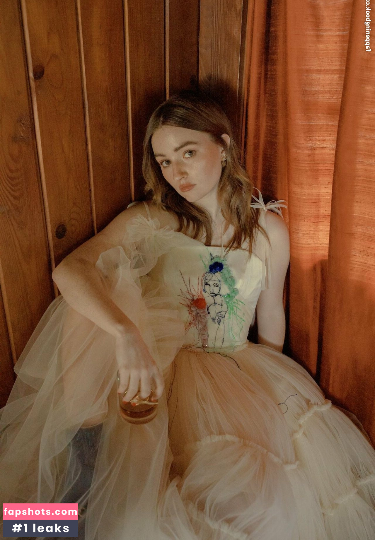 Kaitlyn Dever gallery photo #99