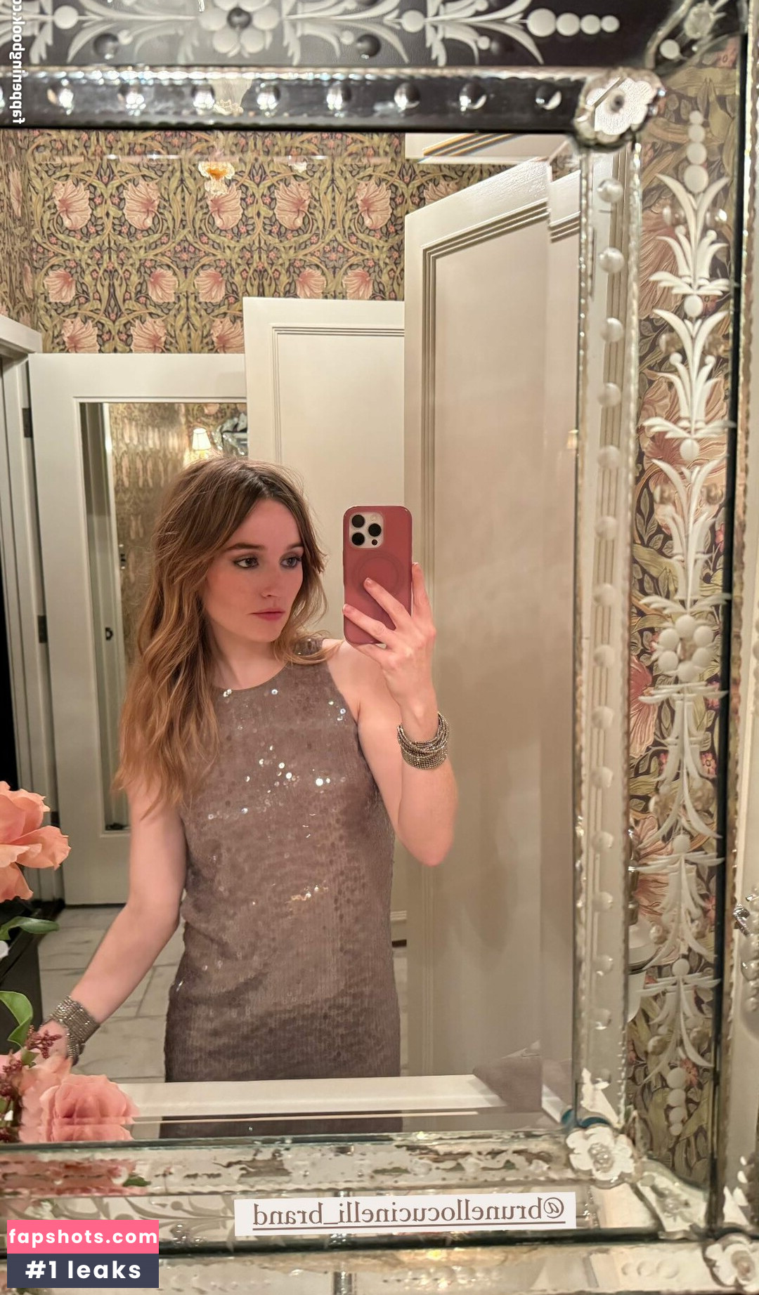 Kaitlyn Dever gallery photo #100