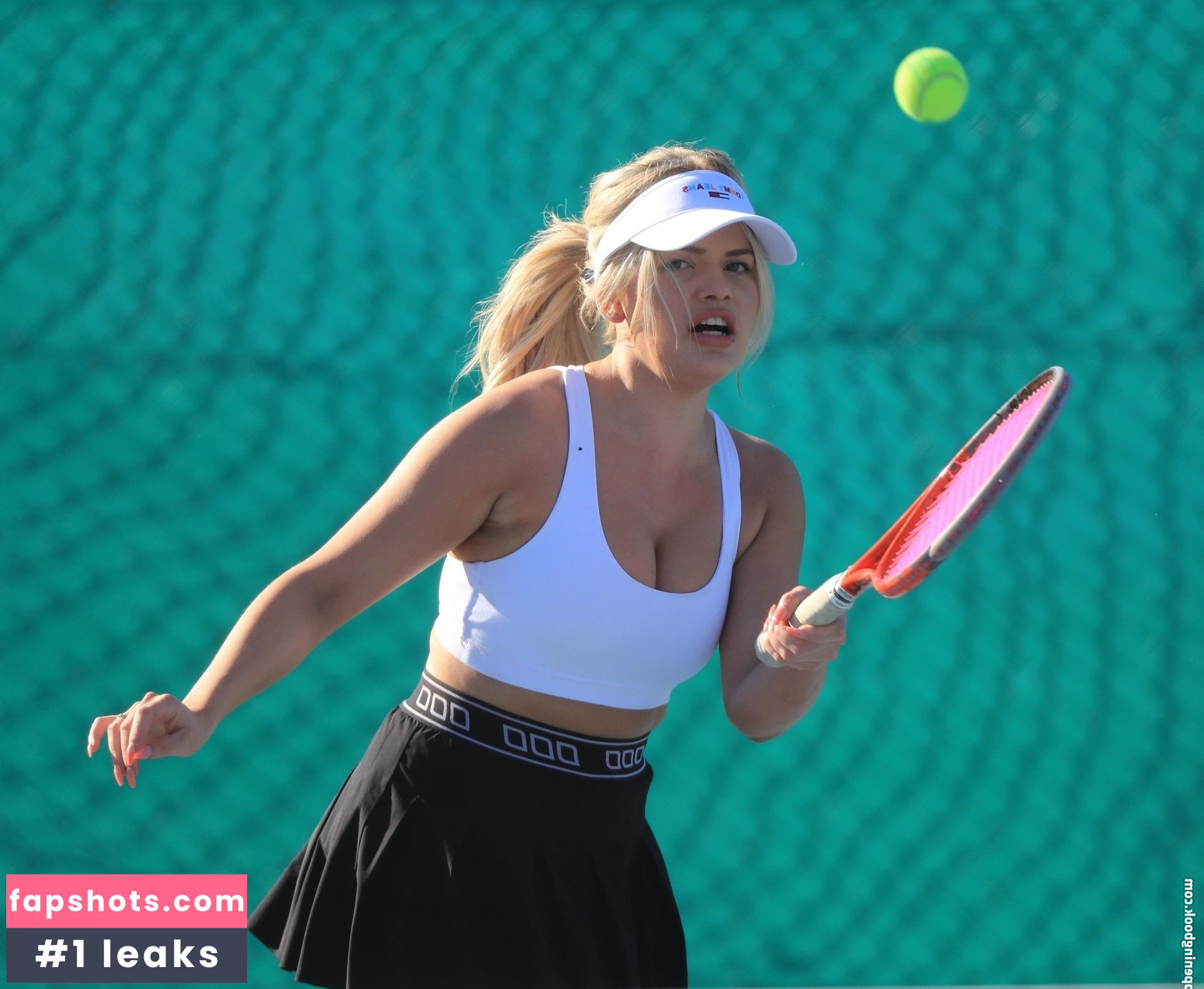 Kaitlyn Hoppe gallery photo #20