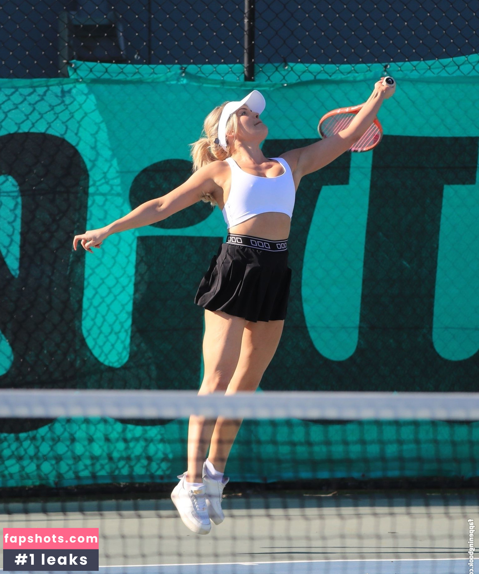 Kaitlyn Hoppe gallery photo #24