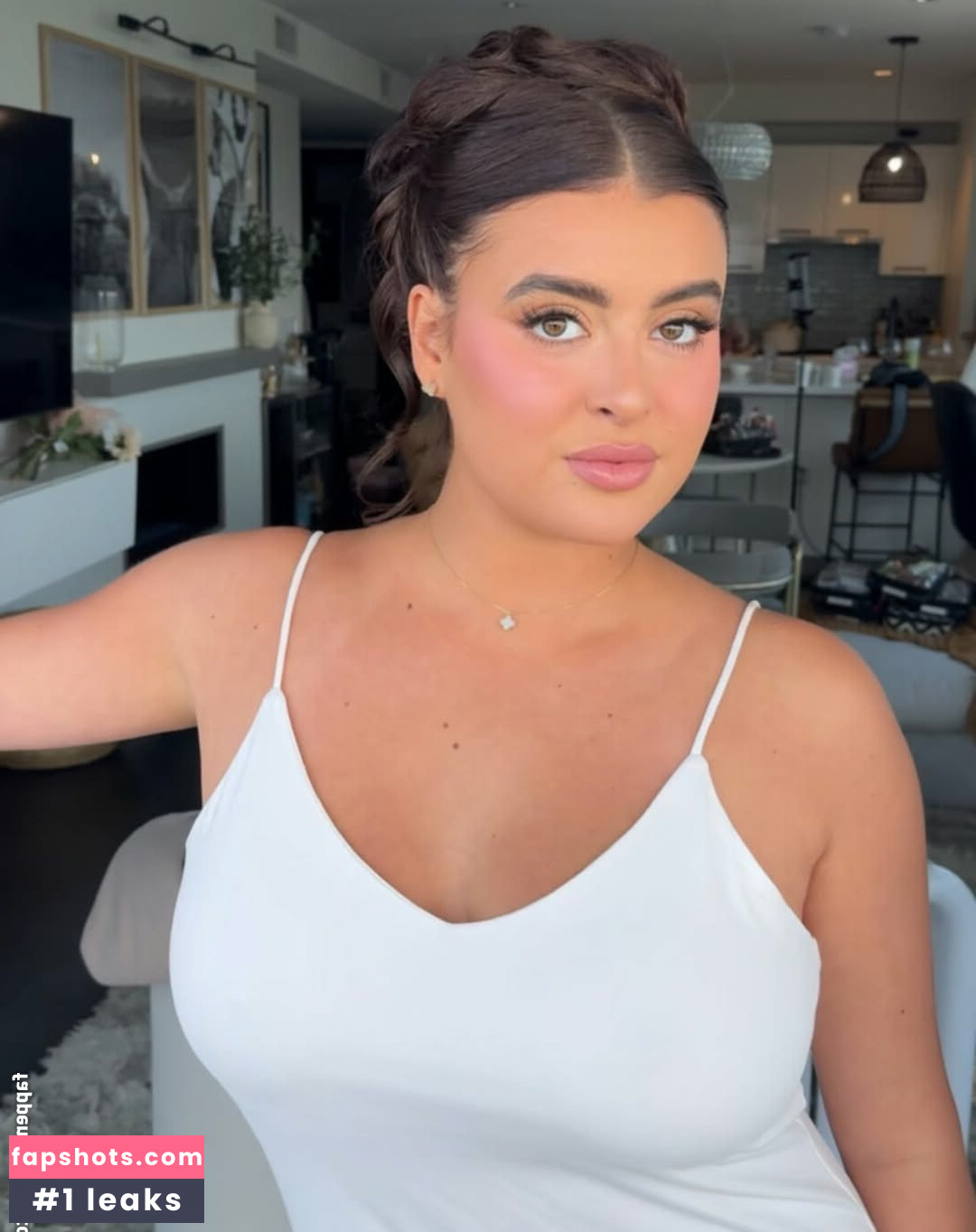 Kalani Hilliker gallery photo #20