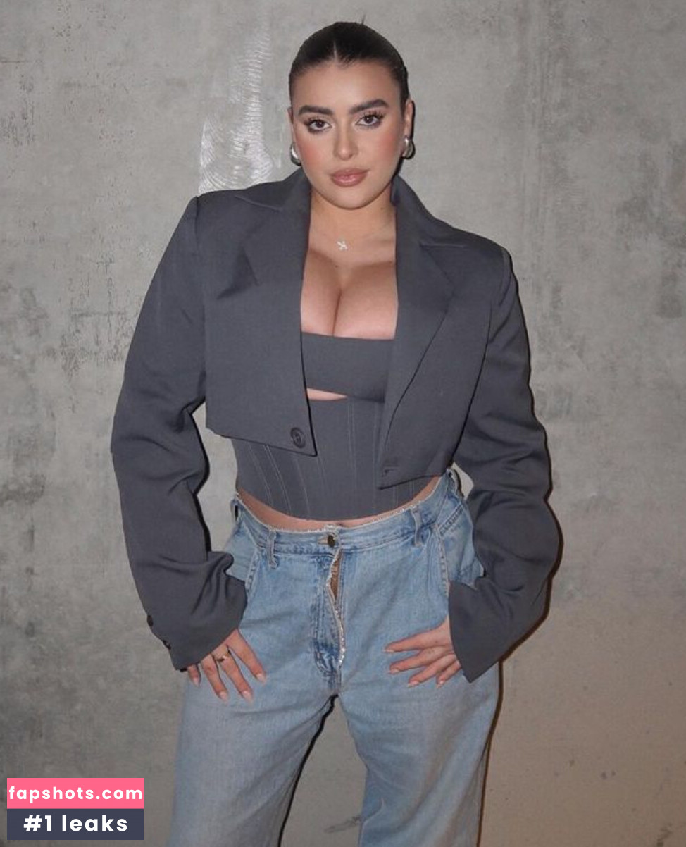 Kalani Hilliker gallery photo #61