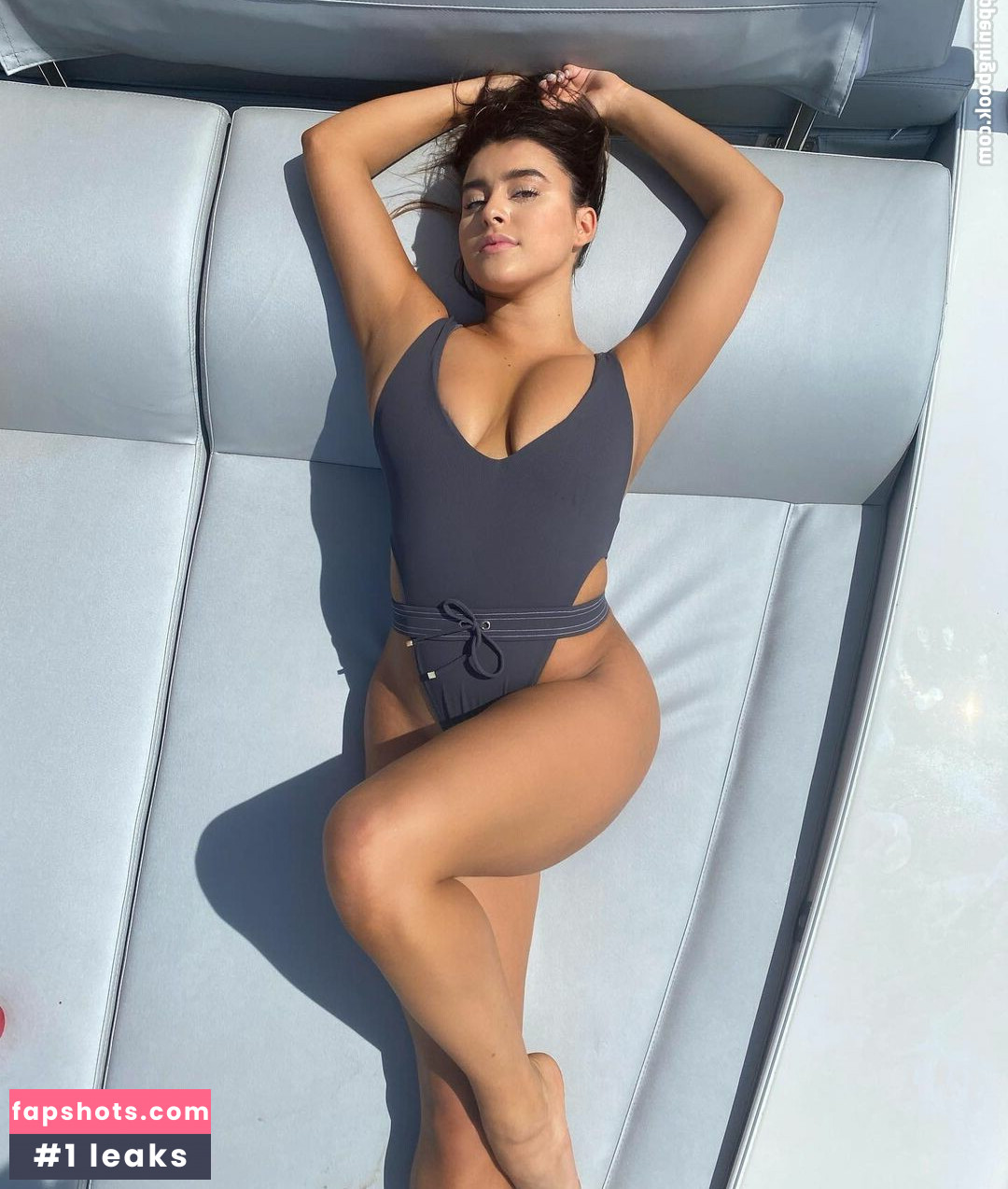 Kalani Hilliker gallery photo #88