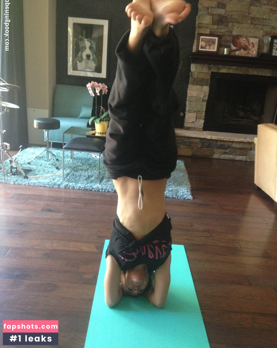 Kaley Cuoco Nude Leaks OnlyFans Photos #496 - LeakJerk