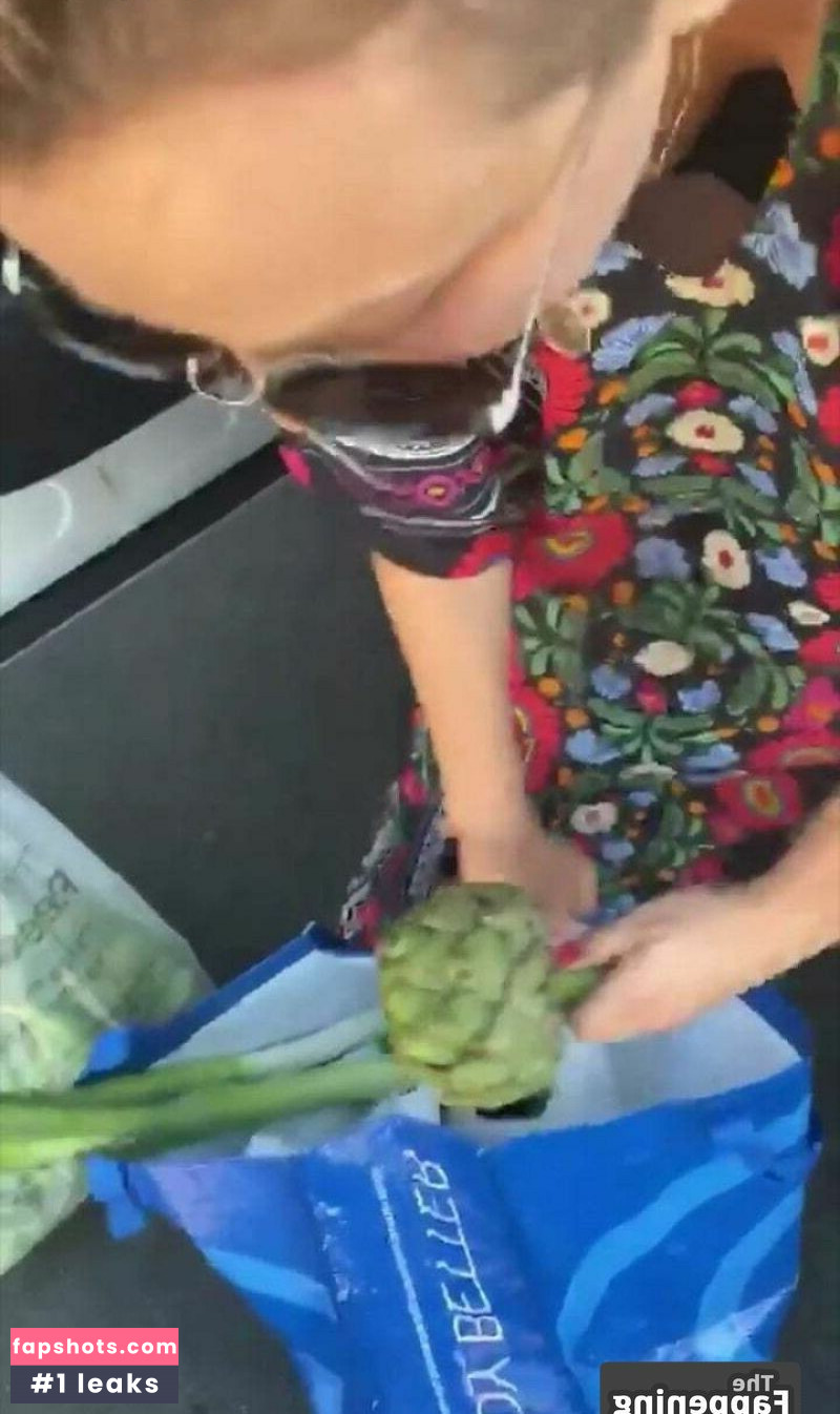 Kaley Cuoco Nude Leaks OnlyFans Photos #59 - LeakJerk