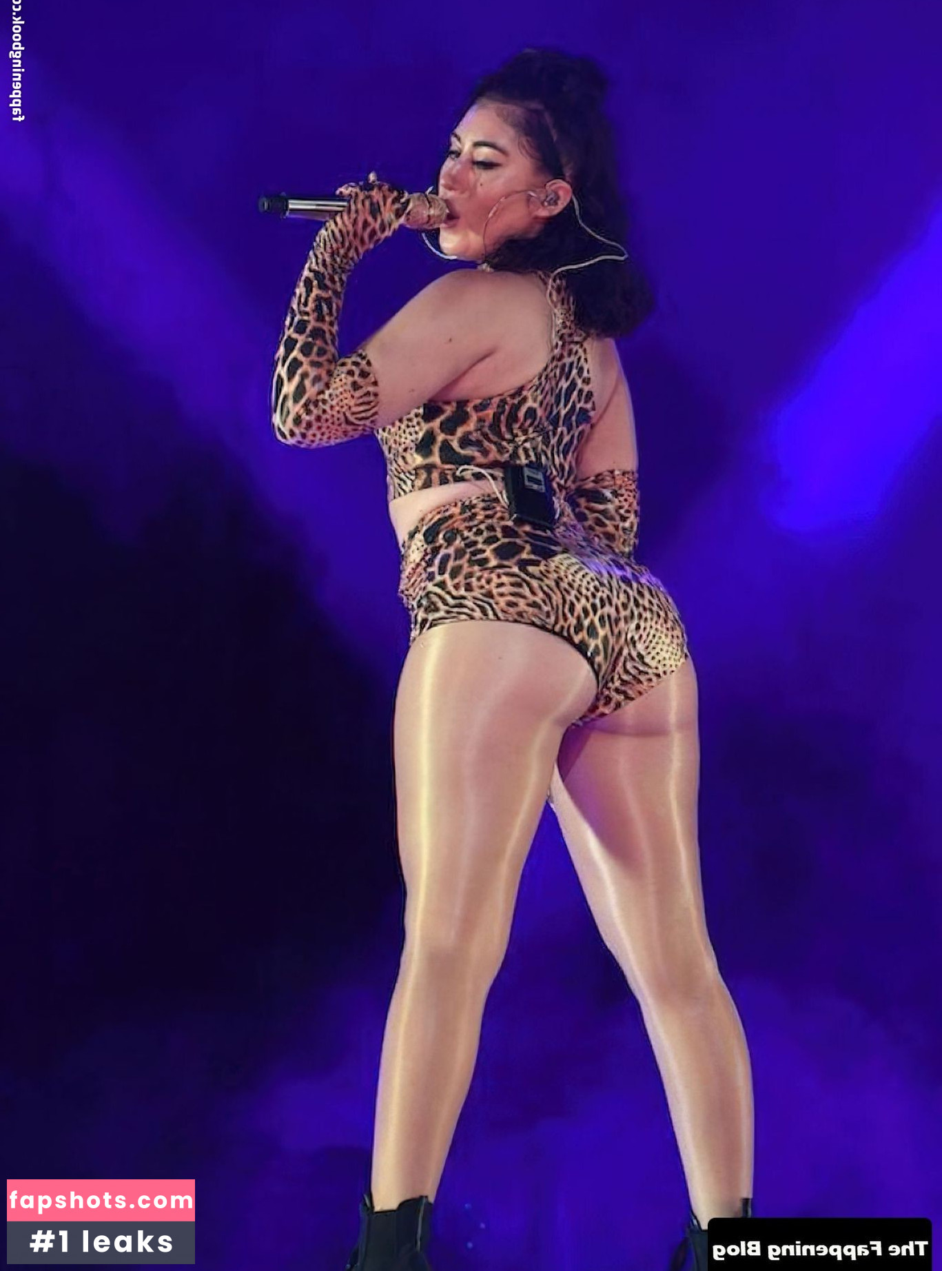 Kali Uchis gallery photo #115