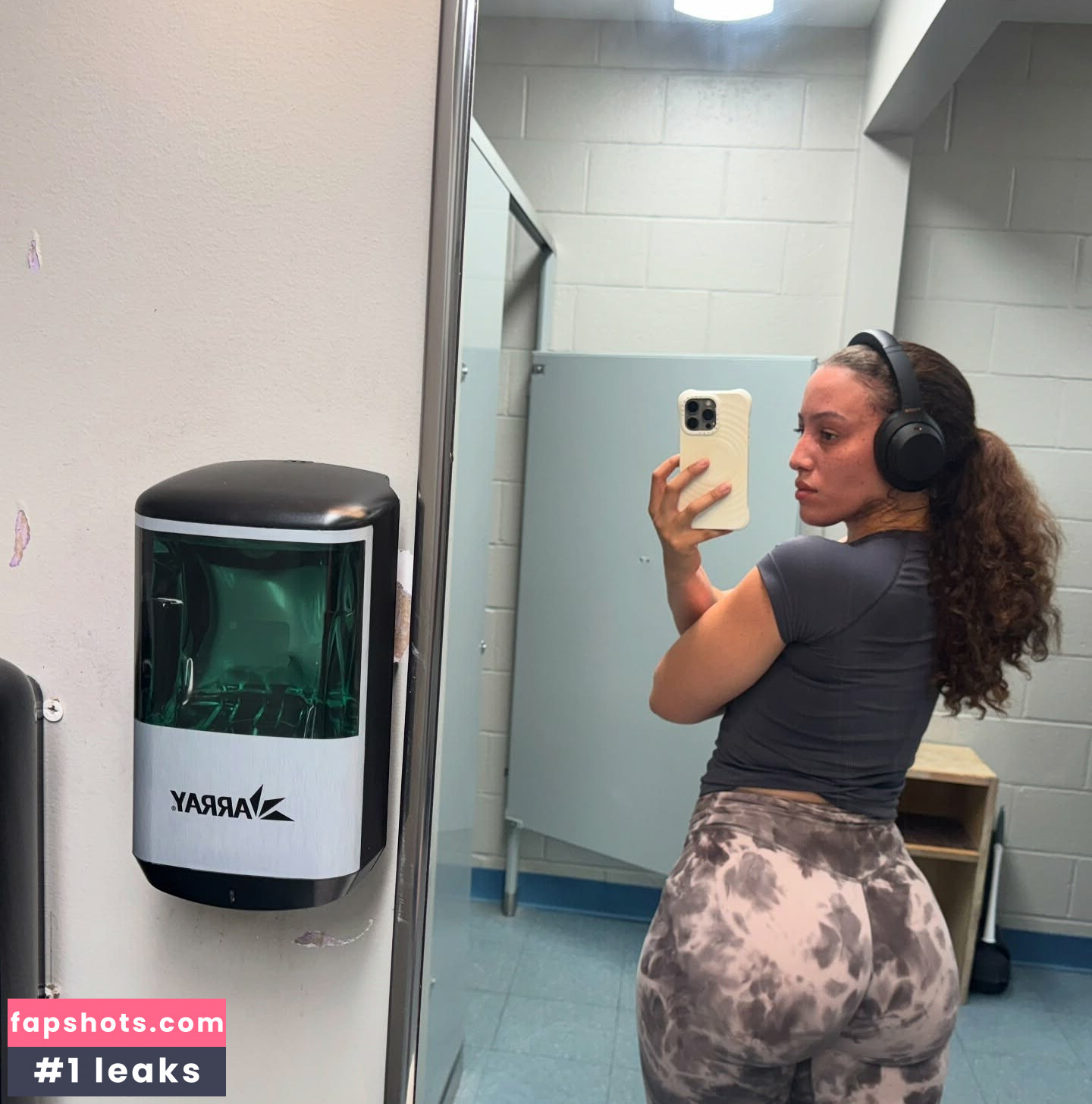 Kaliegh Robinson gallery photo #7