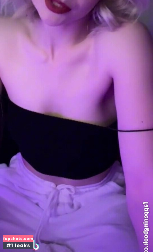 KallMeKris gallery photo #171