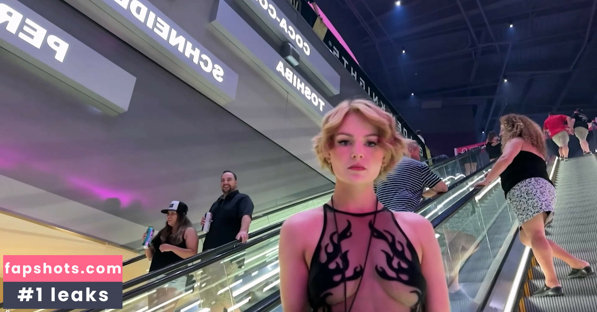 KallMeKris gallery photo #177