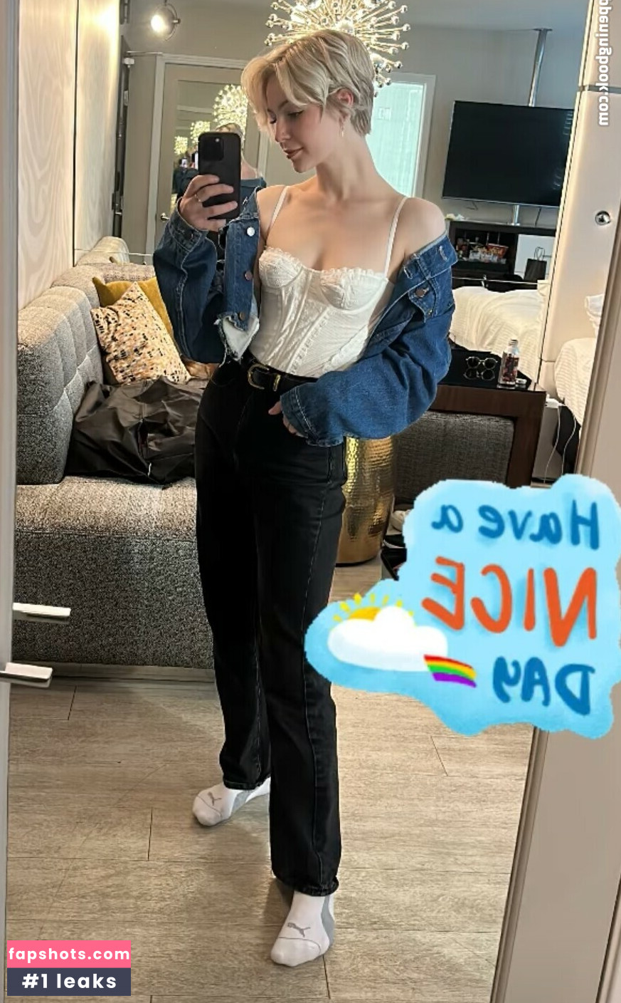 KallMeKris gallery photo #192