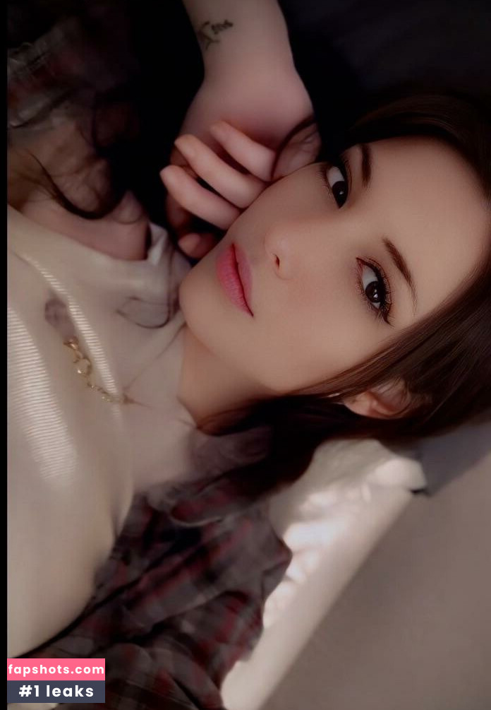 kalorah nude babe gallery