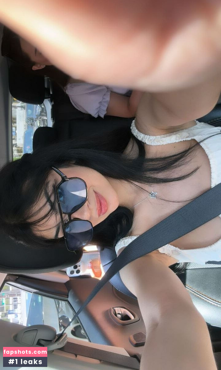 KamiCosplayer gallery photo #7