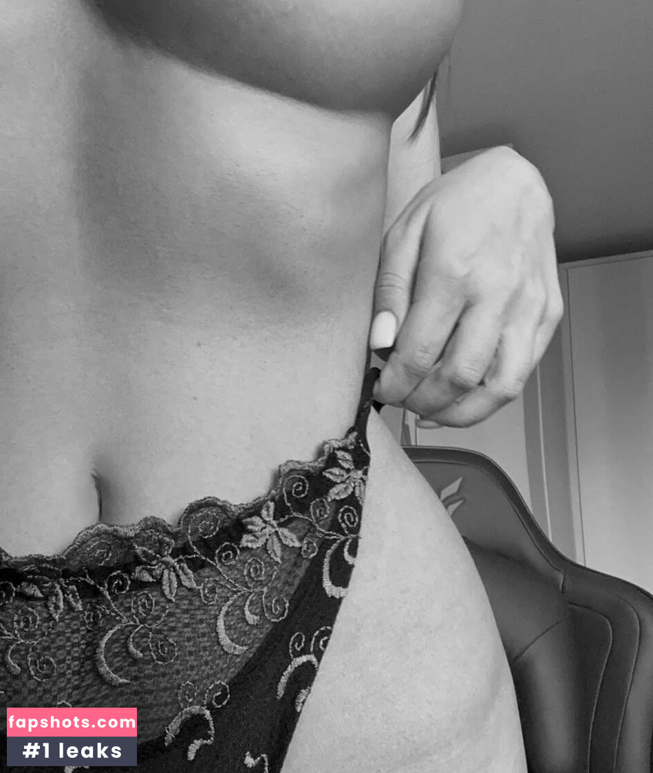 Kamilla Karieva Nude Leaks OnlyFans Photos #17 - Fapshots