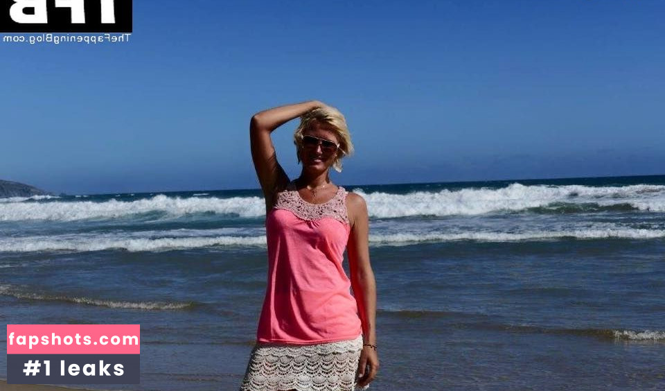 Kamilla Senjo gallery photo #27