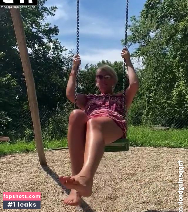 Kamilla Senjo gallery photo #32