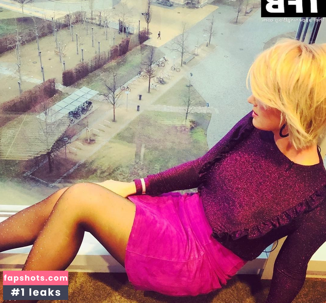 Kamilla Senjo gallery photo #39