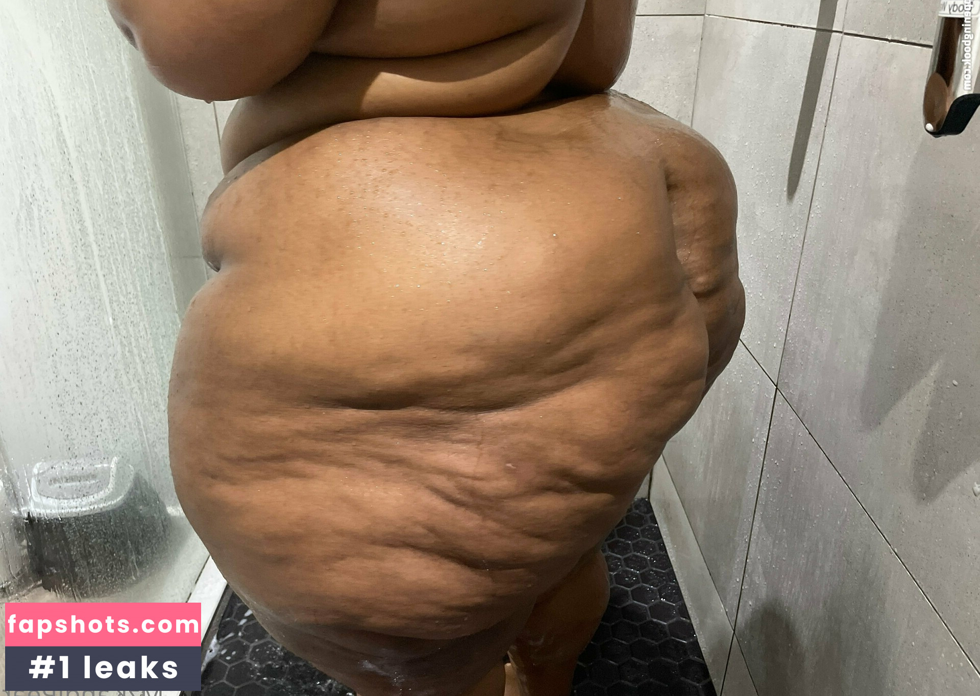 Kandi Pear gallery photo #11