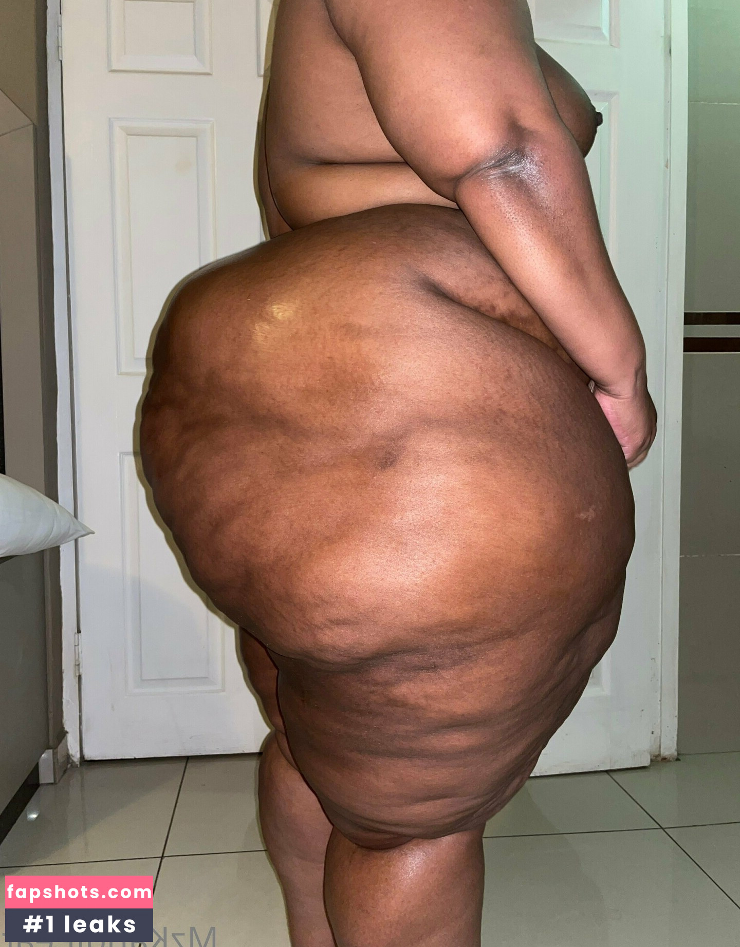 Kandi Pear gallery photo #8