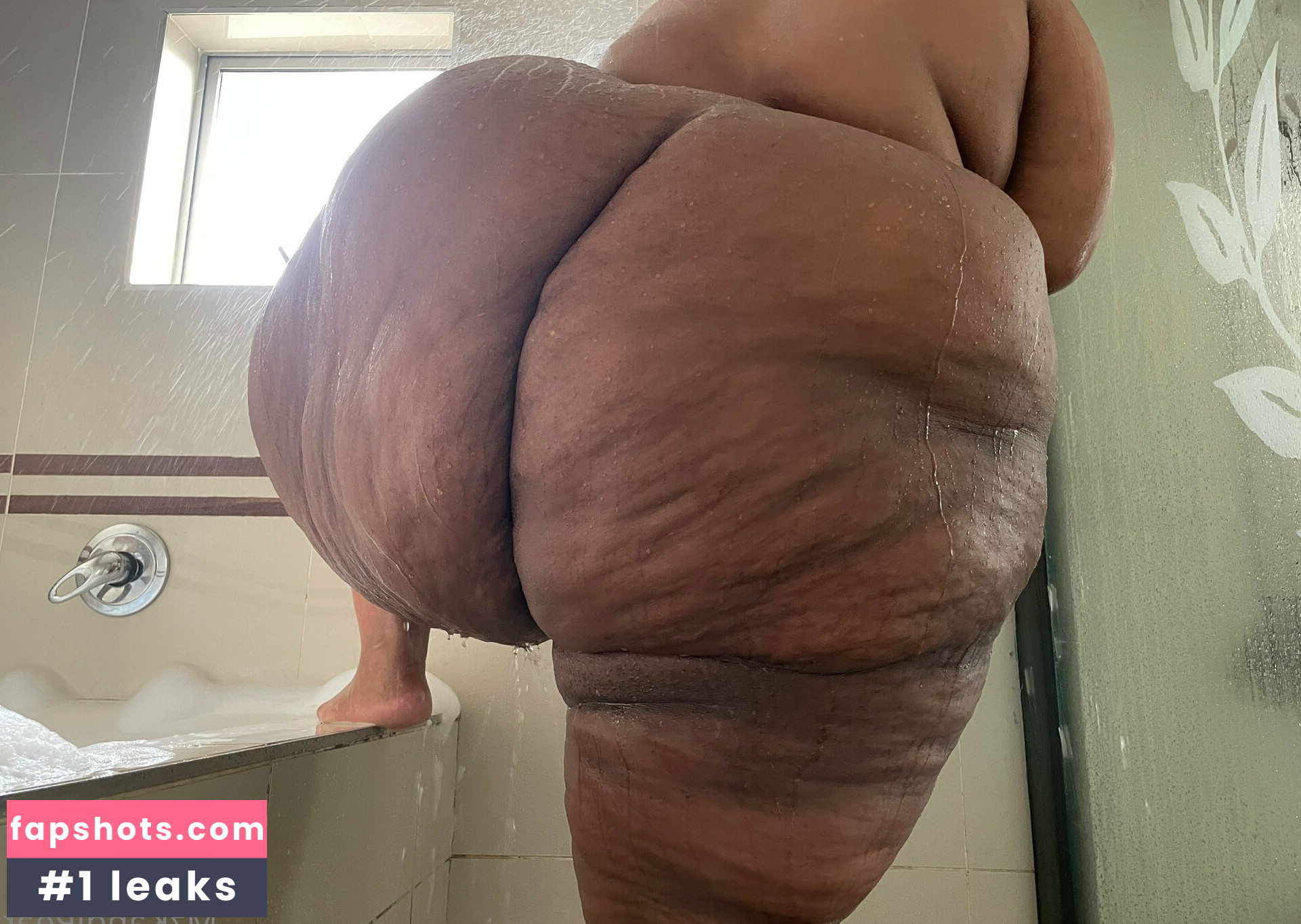 Kandi Pear gallery photo #9