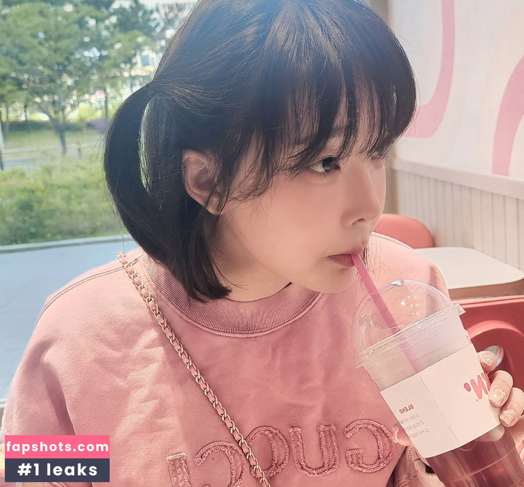 Kang In Kyung gallery photo #648