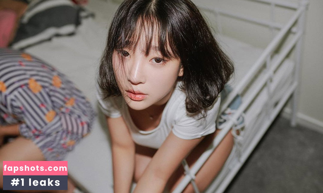 Kang In Kyung gallery photo #236