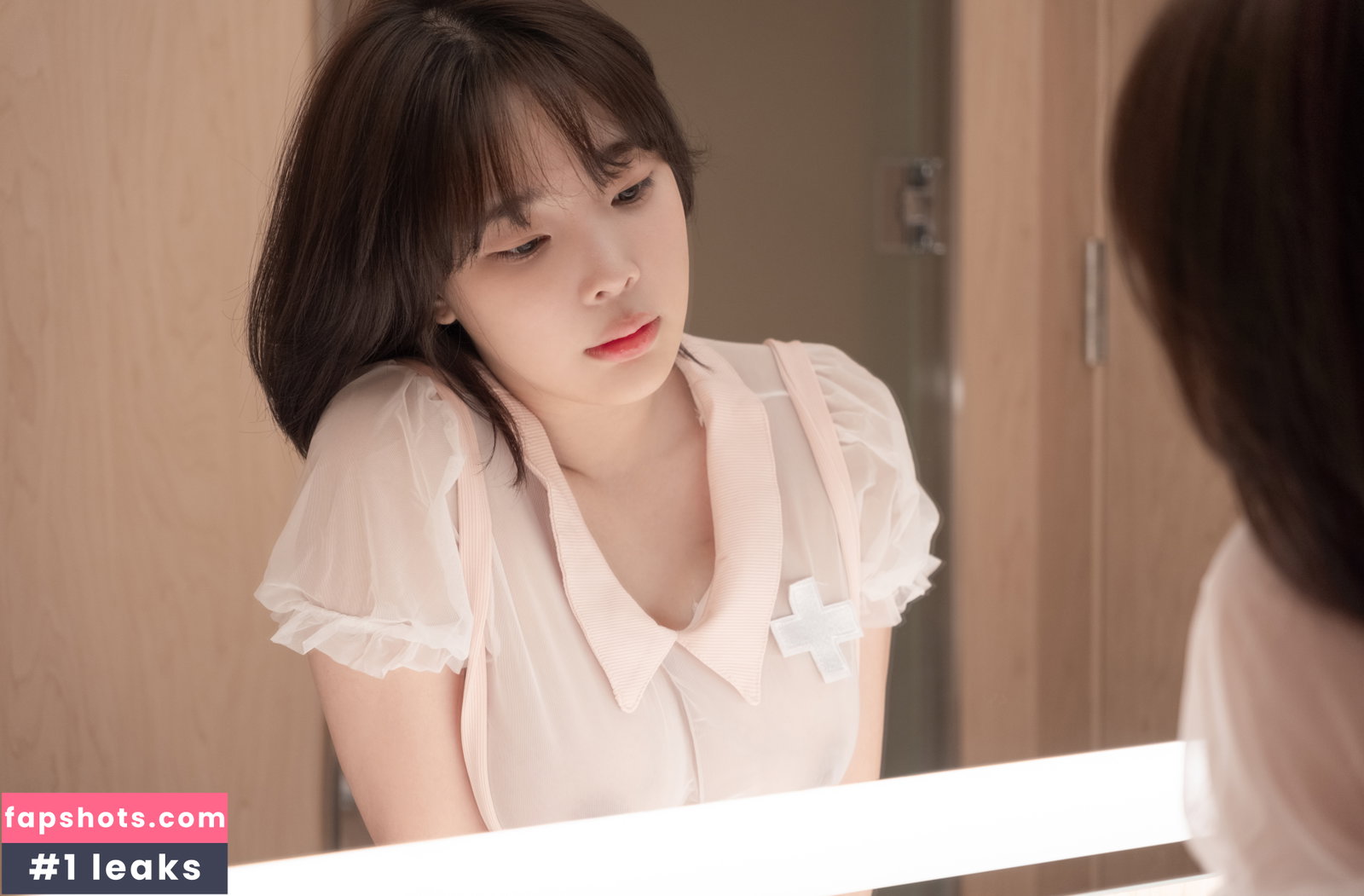 Kang In Kyung gallery photo #567