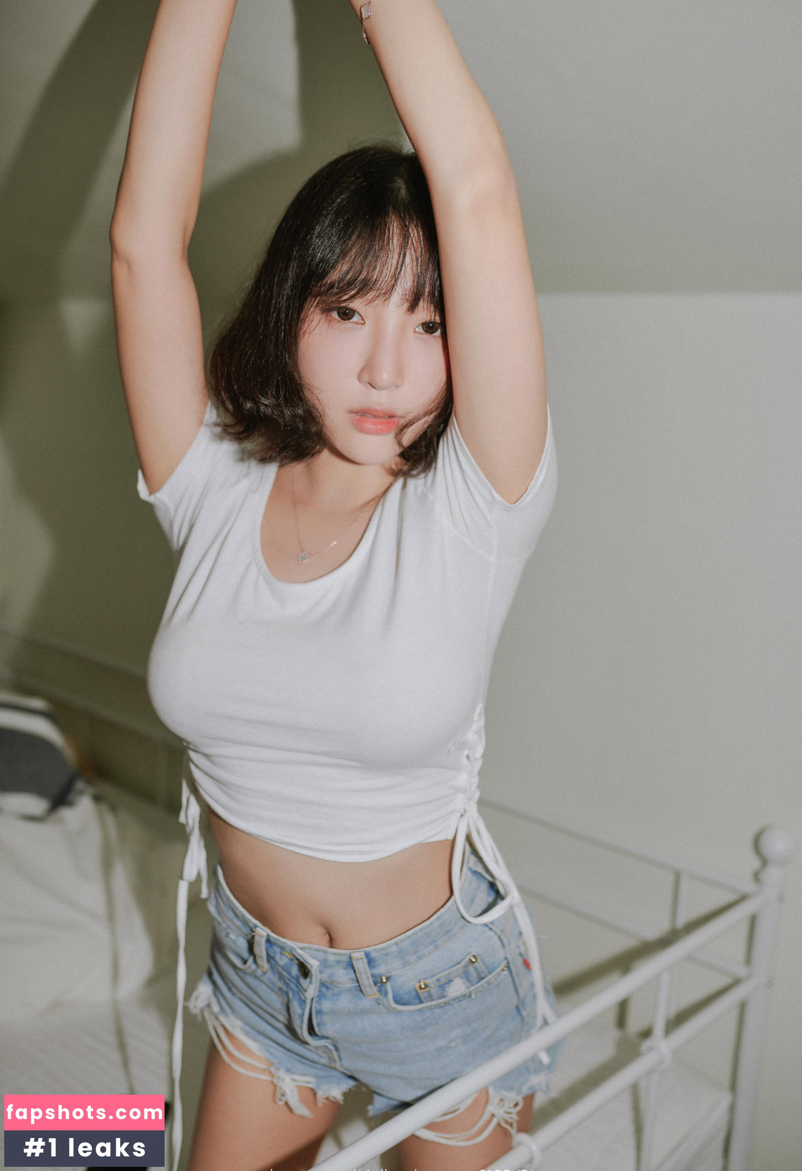 Kang In Kyung gallery photo #3