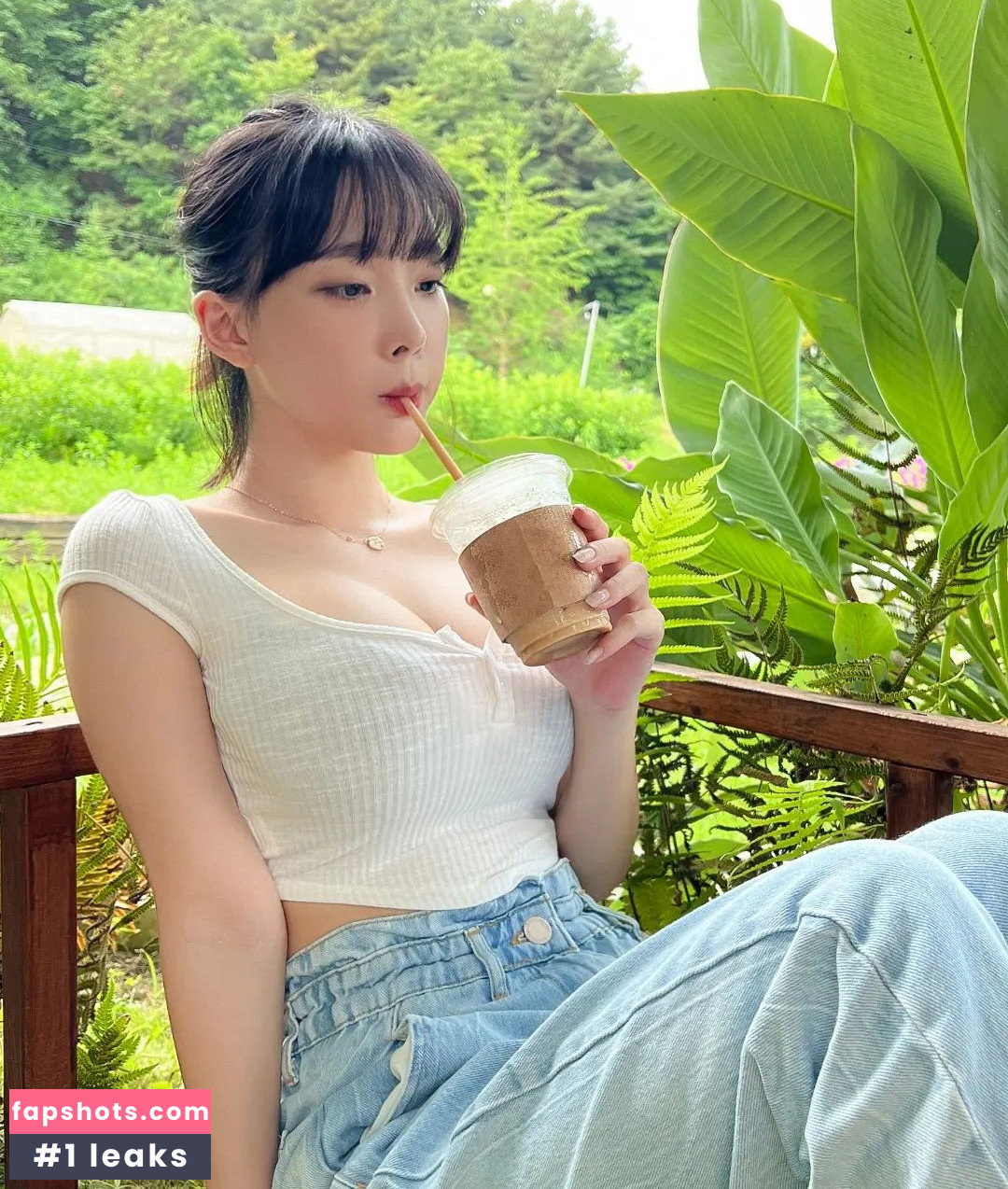Kang In Kyung gallery photo #527