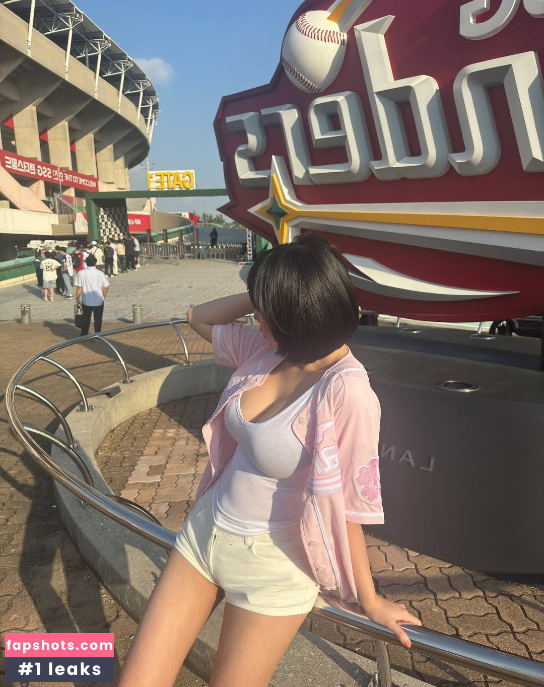 Kang In Kyung gallery photo #148