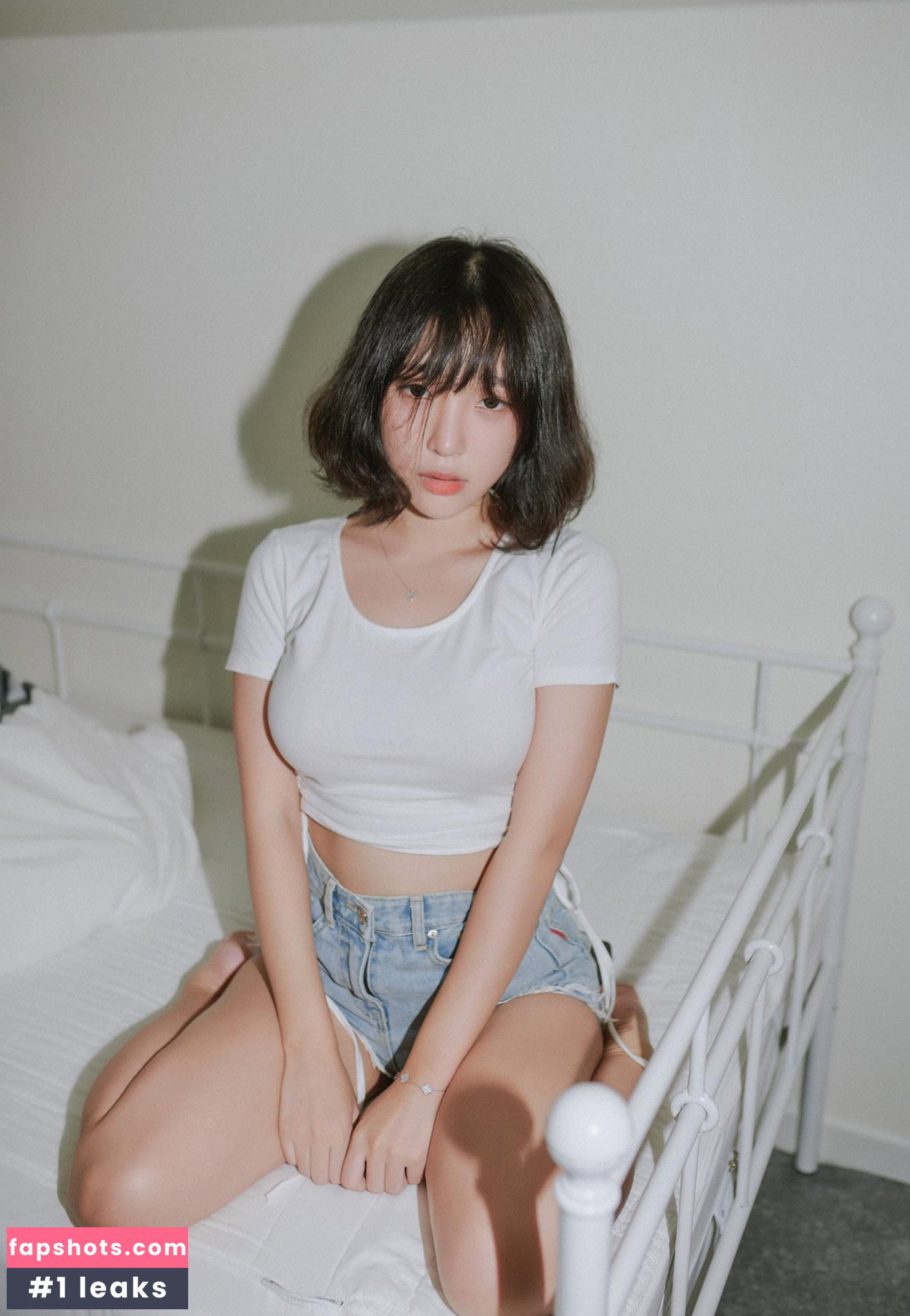 Kang In Kyung gallery photo #234