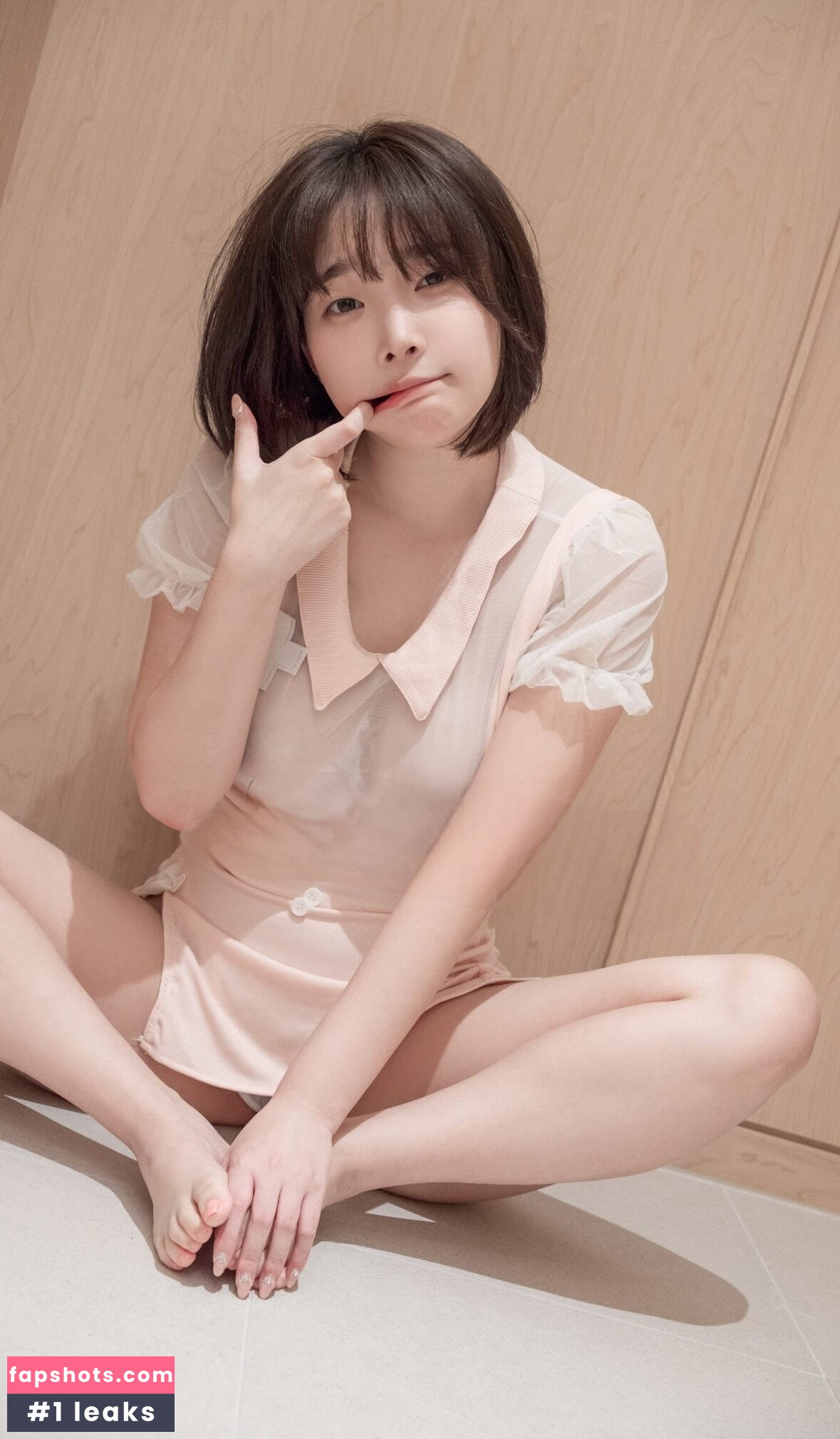 Kang In Kyung gallery photo #101