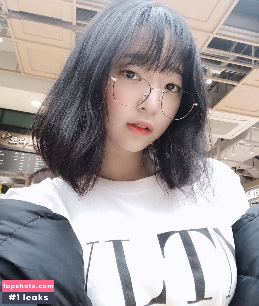 Kang In Kyung gallery photo #193