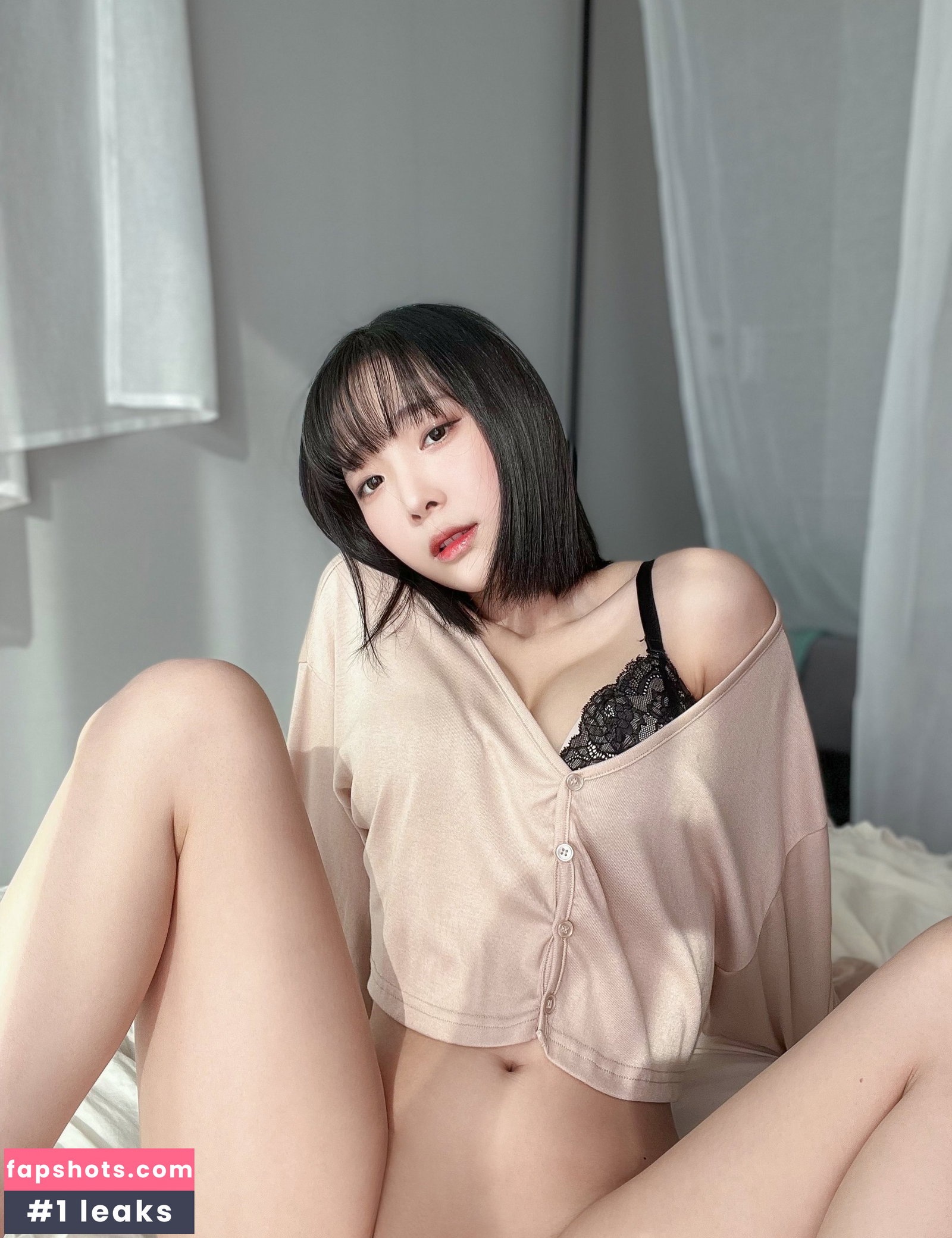 Kang In Kyung gallery photo #250