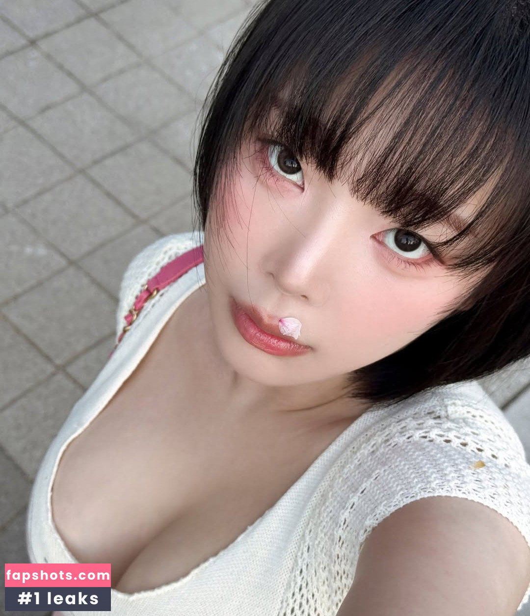 Kang In Kyung gallery photo #335