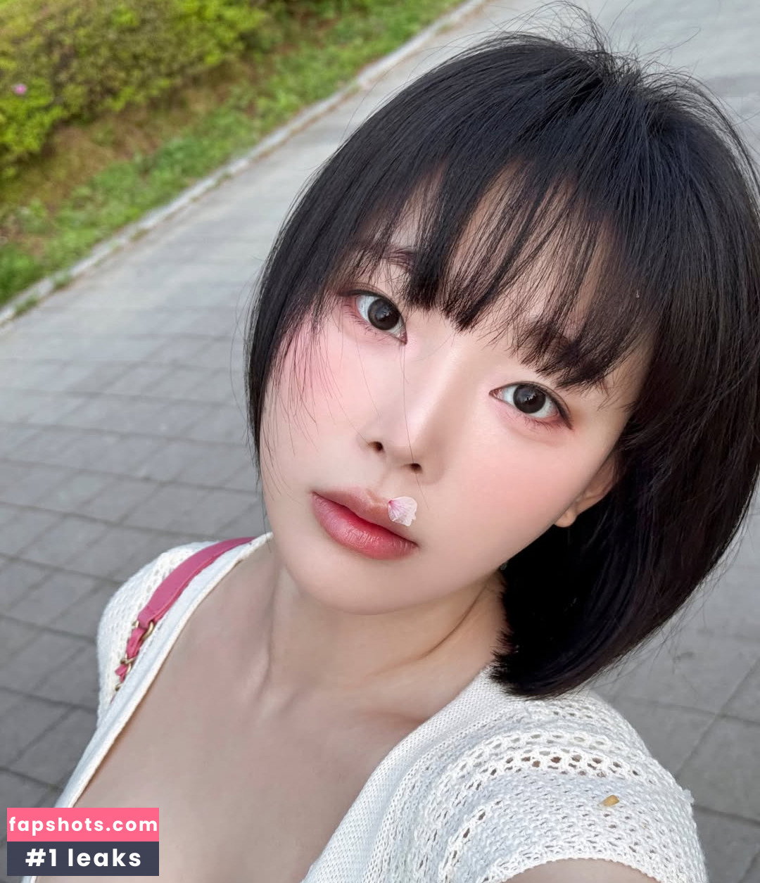 Kang In Kyung gallery photo #504