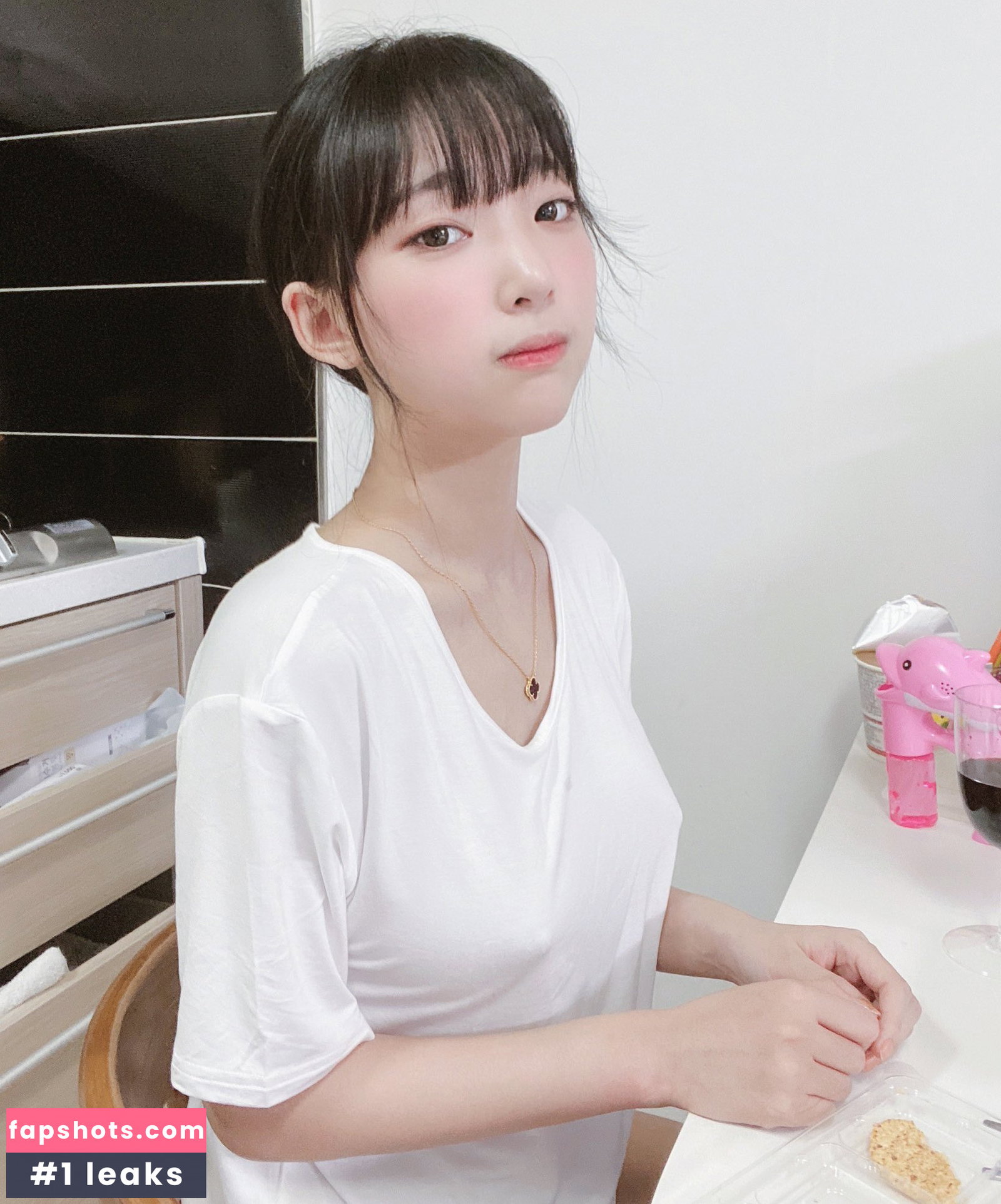 Kang In Kyung gallery photo #2307