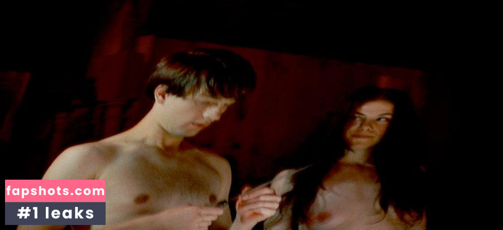 Kaniehtiio Horn nude babe gallery