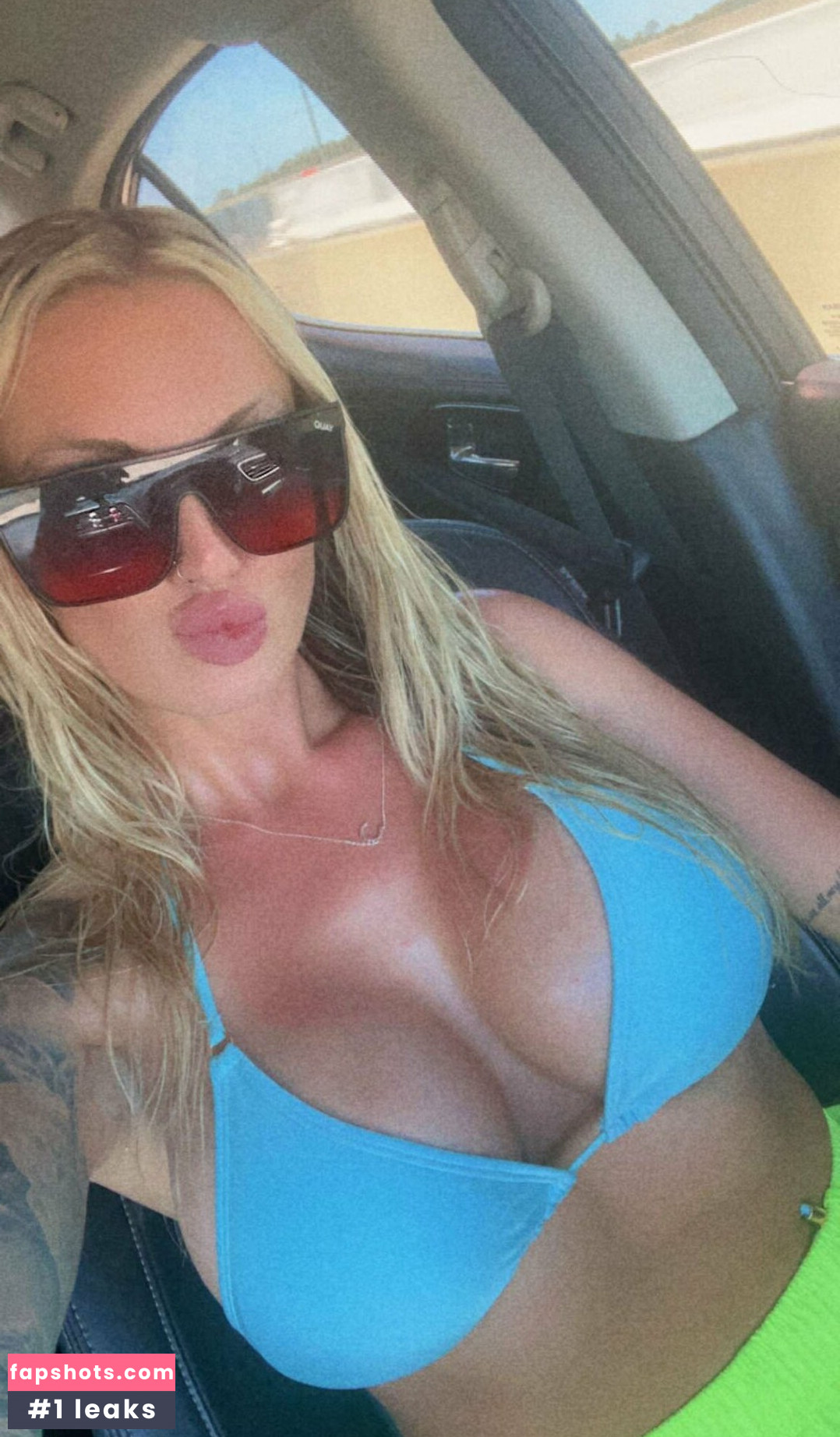 Kara.C gallery photo #17