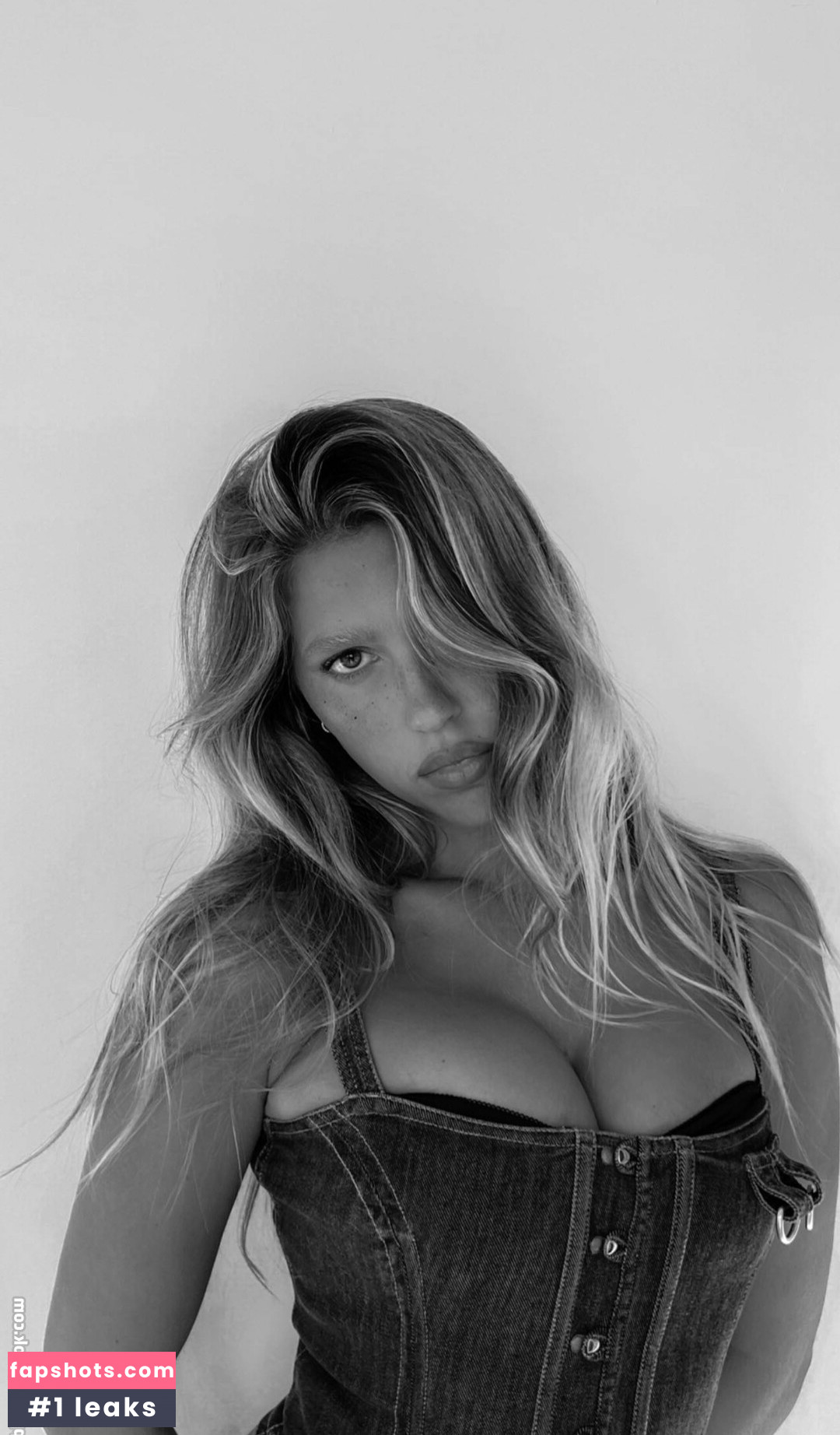 Kara Del Toro gallery photo #1317