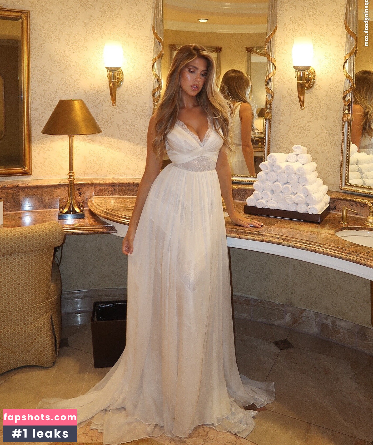 Kara Del Toro gallery photo #19