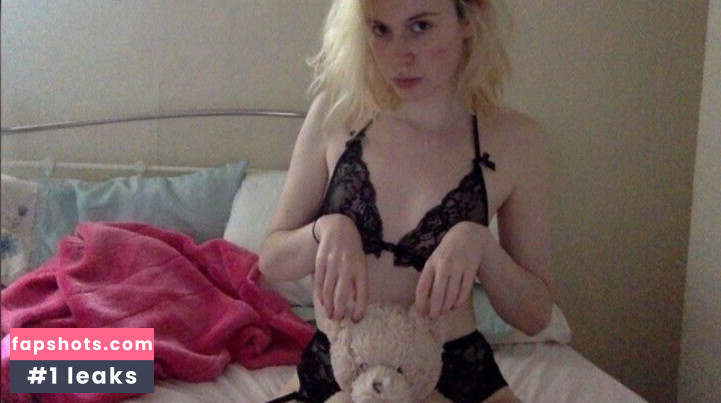 Kara Moon gallery photo #3