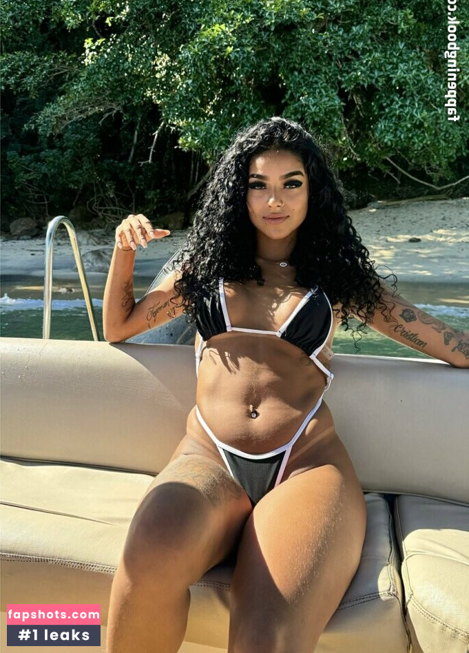 Karen Alencar gallery photo #4