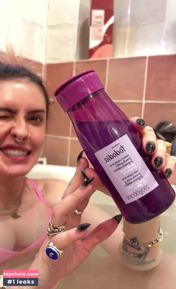 Karen Bachini gallery photo #12