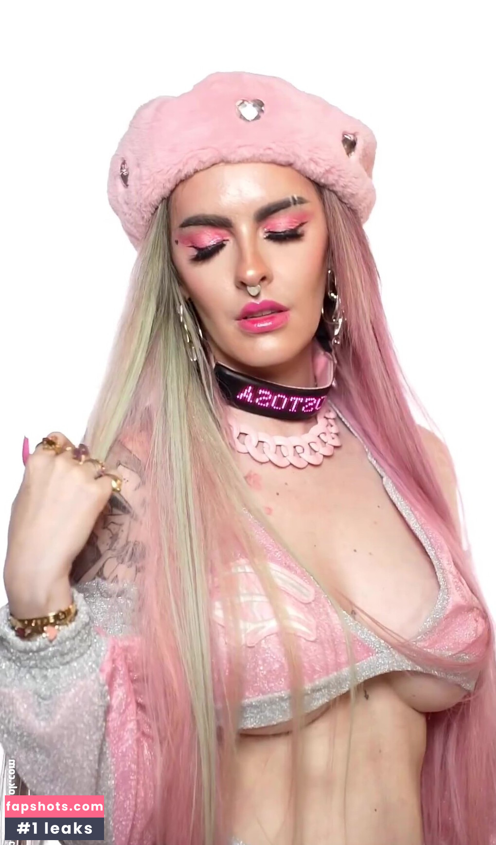 Karen Bachini gallery photo #18