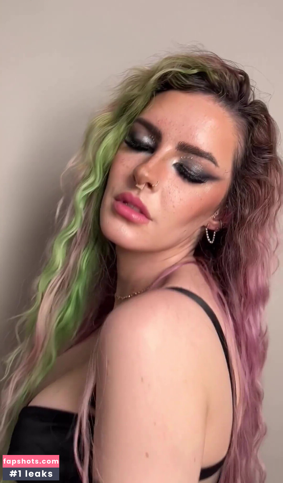 Karen Bachini gallery photo #21