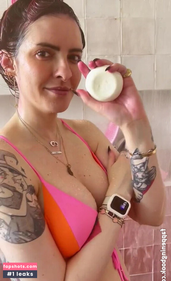 Karen Bachini gallery photo #24