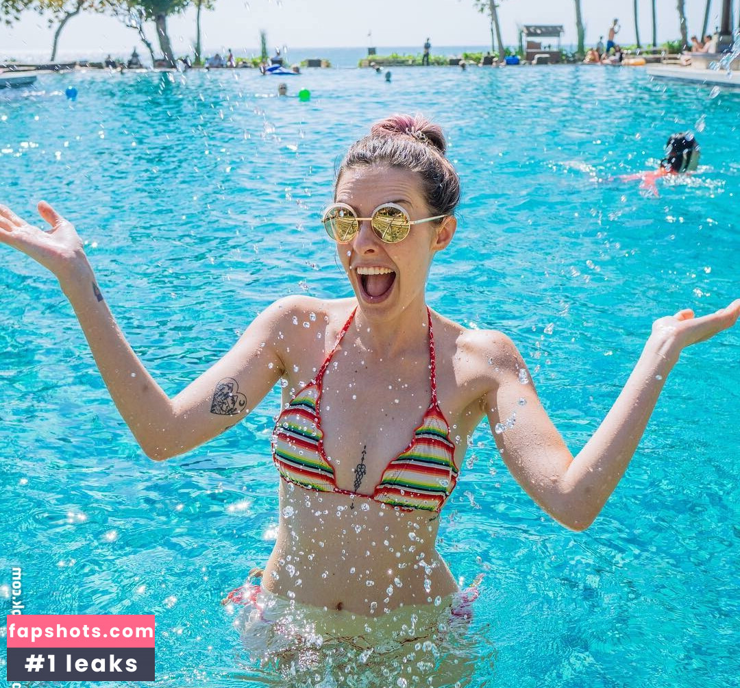 Karen Bachini gallery photo #31