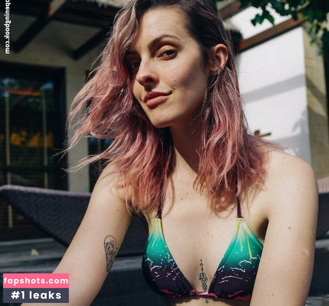 Karen Bachini gallery photo #38