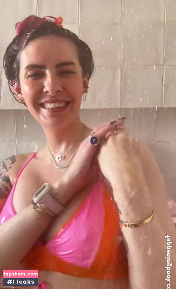 Karen Bachini gallery photo #45